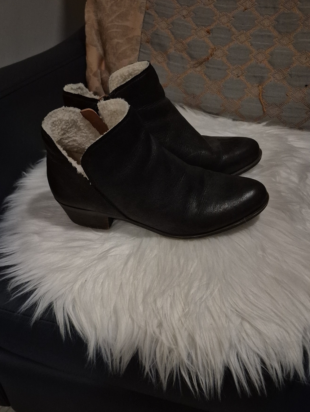 Womans Black Leather Ankle Boots with Shearling Lining Lucky Brand
